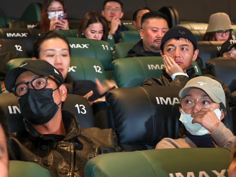 舒淇北京首映搞哭陈坤 冯德伦隔空挺老婆送飞吻