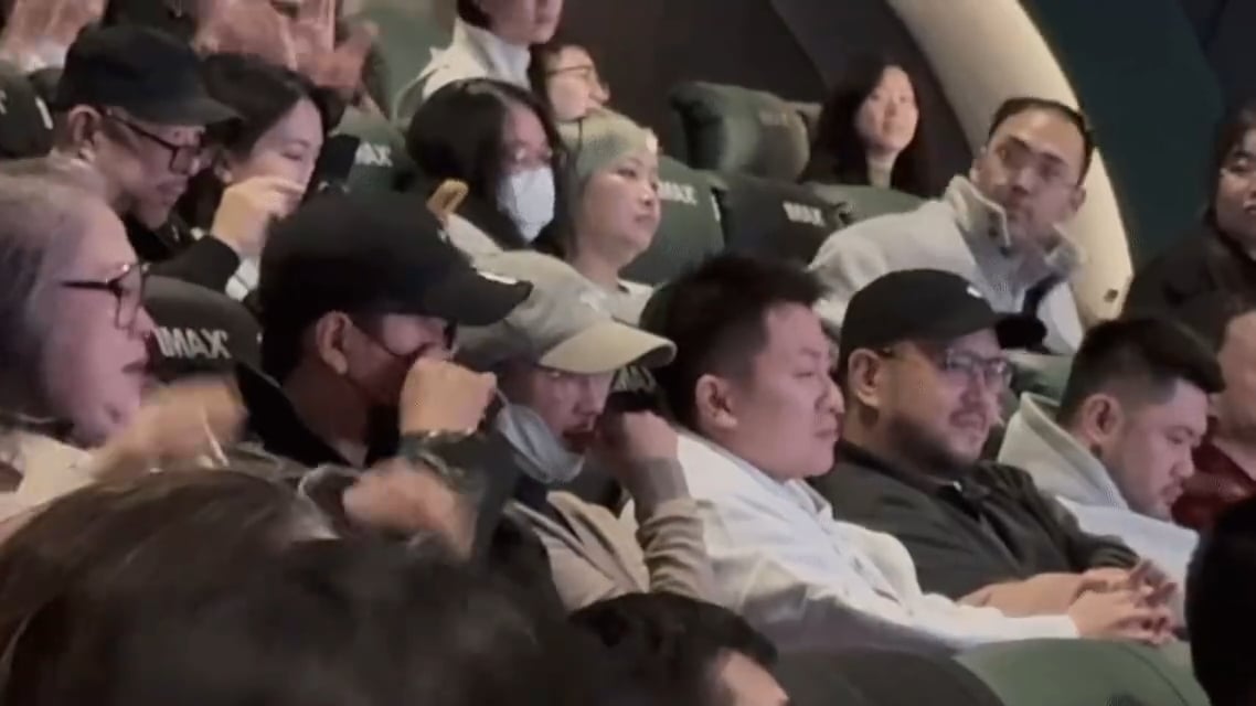 舒淇北京首映搞哭陈坤 冯德伦隔空挺老婆送飞吻