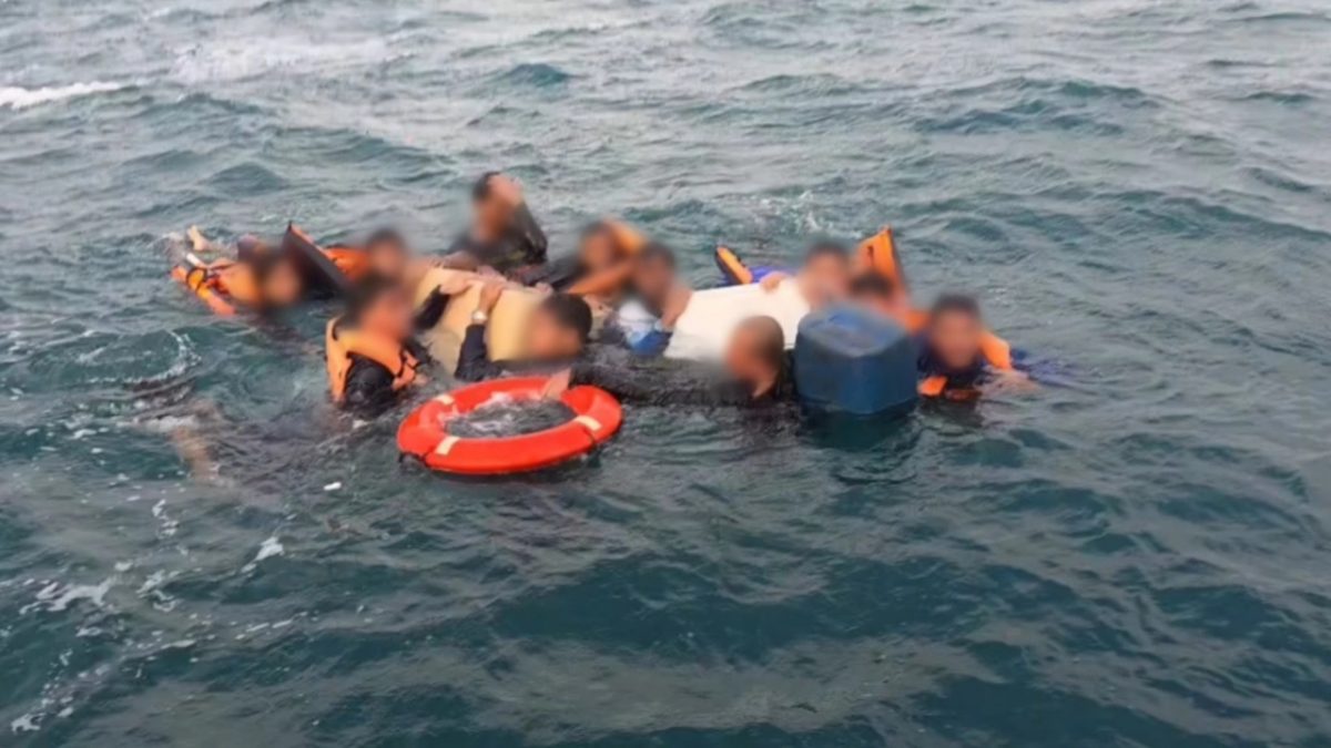 芭提雅岸外遇巨浪翻船 15人海上漂浮8小时