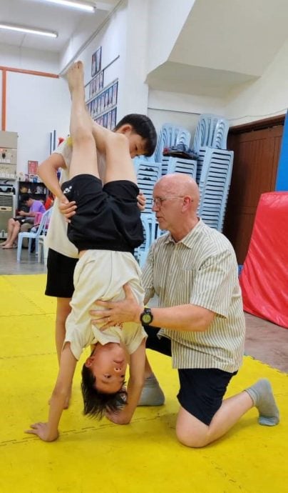 英武术教练访怡保 马青文体会促国际武术合作