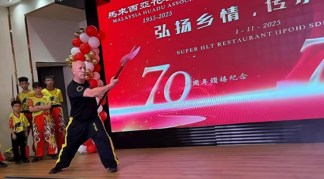 英武术教练访怡保 马青文体会促国际武术合作