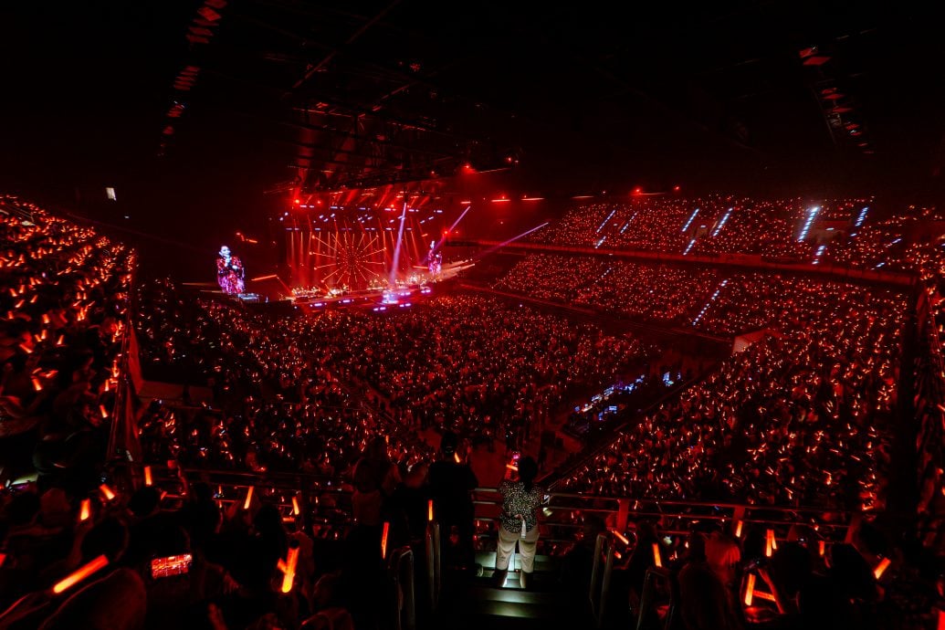 茜拉玛吉开唱半个娱乐圈都来了 歌迷看high一起唱跳