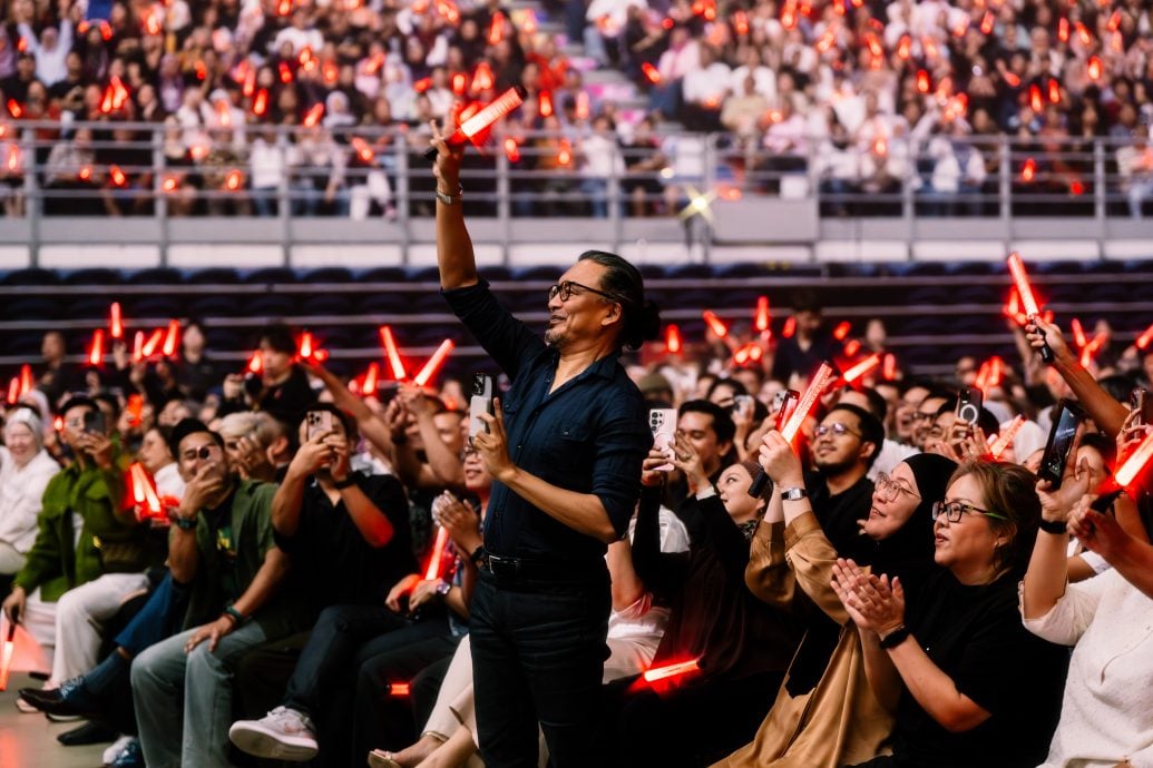 茜拉玛吉开唱半个娱乐圈都来了 歌迷看high一起唱跳