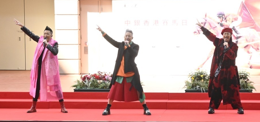 蔡一杰帮忙救火兼报警 获草蜢颁好市民奖