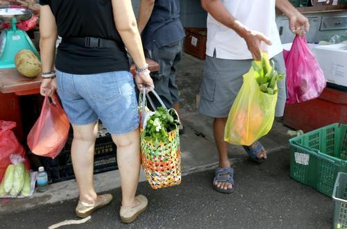 补照片／【州议会】∕ 郑国霖：寻求行政议会通过 明年1月禁一次性塑料袋