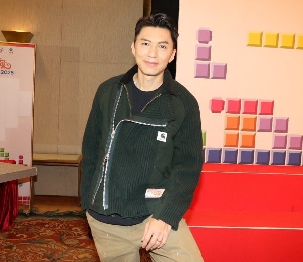 袁伟豪年底飞大马拍戏 扬言想追生女儿“袁圈”