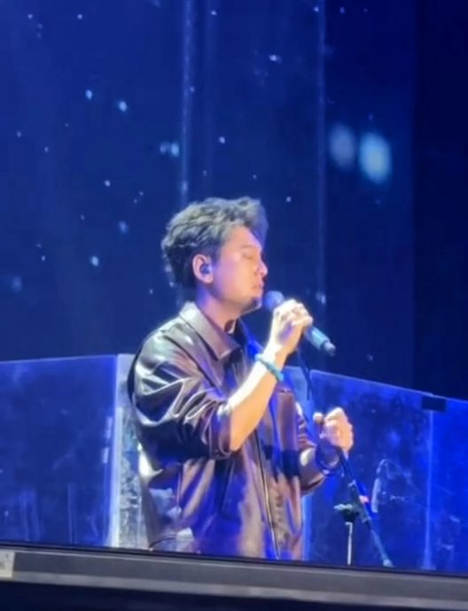 被爆F4巡演“除名”后首露面 朱孝天唱齐秦名曲爆哭