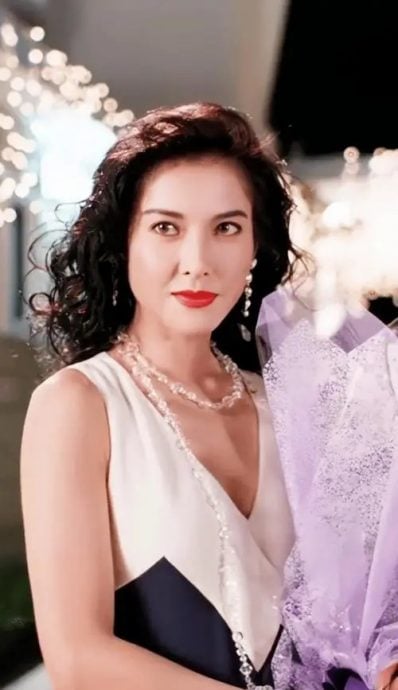 视线被灰黑色屏障遮蔽 李婉华爆左眼曾失明近半年