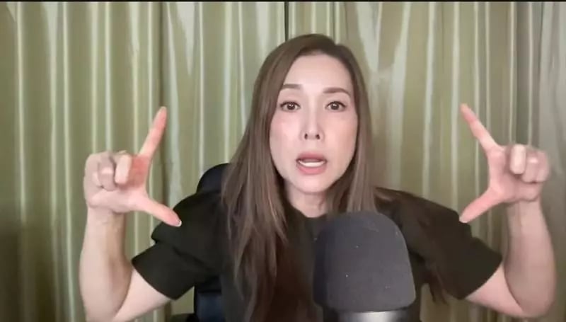 视线被灰黑色屏障遮蔽 李婉华爆左眼曾失明近半年