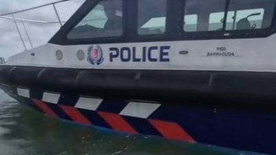 视频| 2钓客船上吃午餐吃到新加坡 海警登船截查才知“越界”