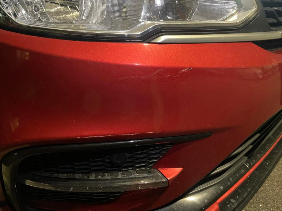 视频|女子车头被刮还遭瞪眼! 哈雷骑士横行犯规惹众怒