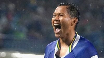 视频|赢了比赛输方向！ 印尼球星险被失灵导航带进警局