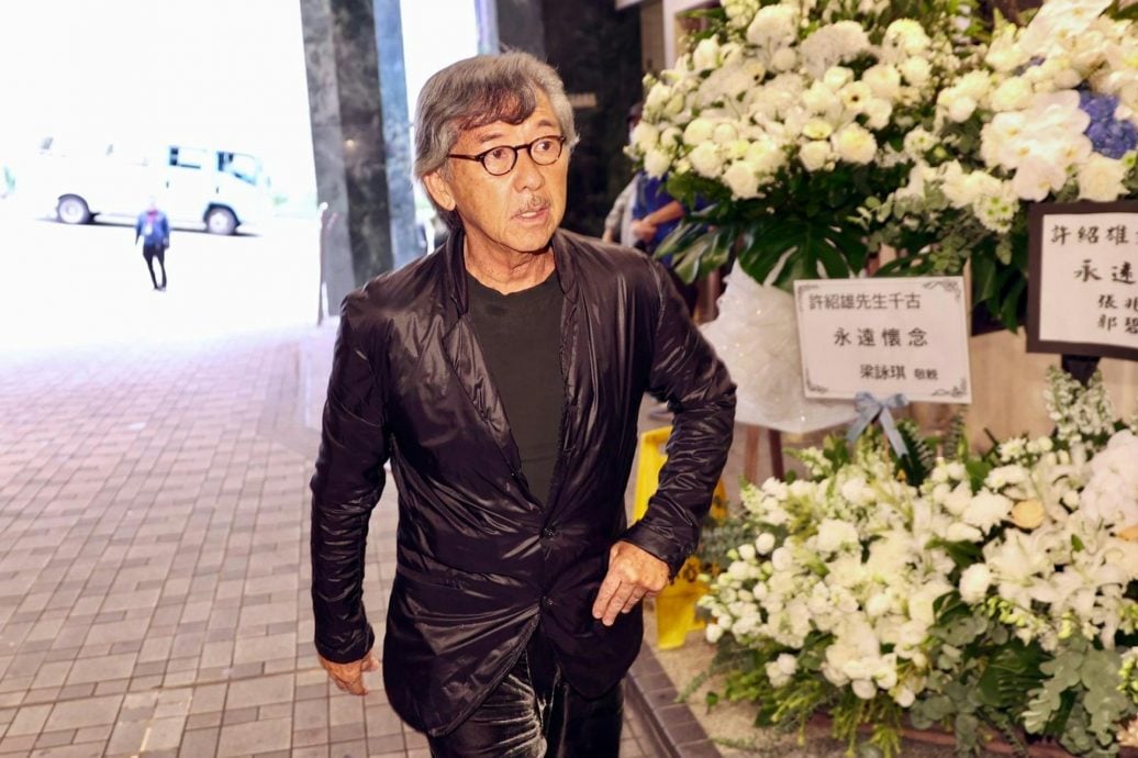 许绍雄出殡|林子祥高海宁一早到灵堂 佘诗曼哭肿眼戴墨镜送别