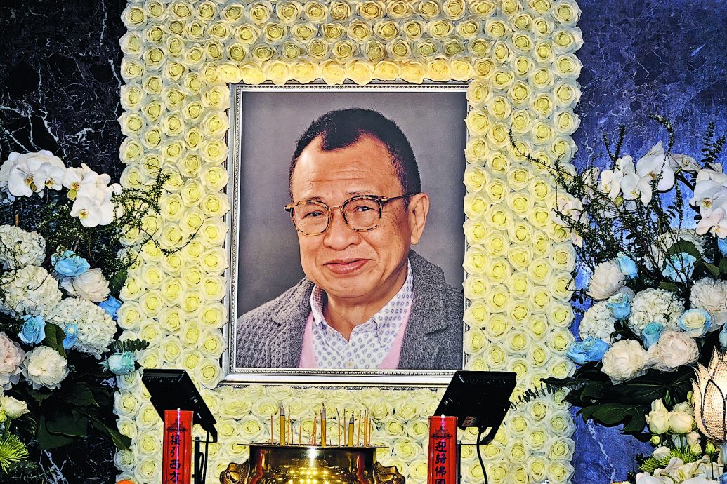 许绍雄设灵｜佘诗曼哭肿眼 苗侨伟张家辉泪忆合作往事　