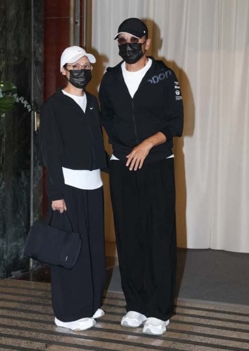 许绍雄设灵｜佘诗曼哭肿眼 苗侨伟张家辉泪忆合作往事　