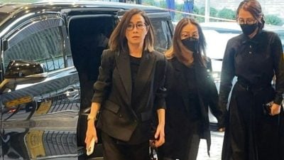 许绍雄设灵｜黄宗泽谭俊彦黄子华神情凝重 佘诗曼神情哀伤抵达灵堂致哀