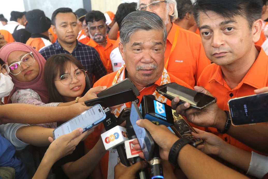 焦点新闻：黄明志再被押 暂时不得释放