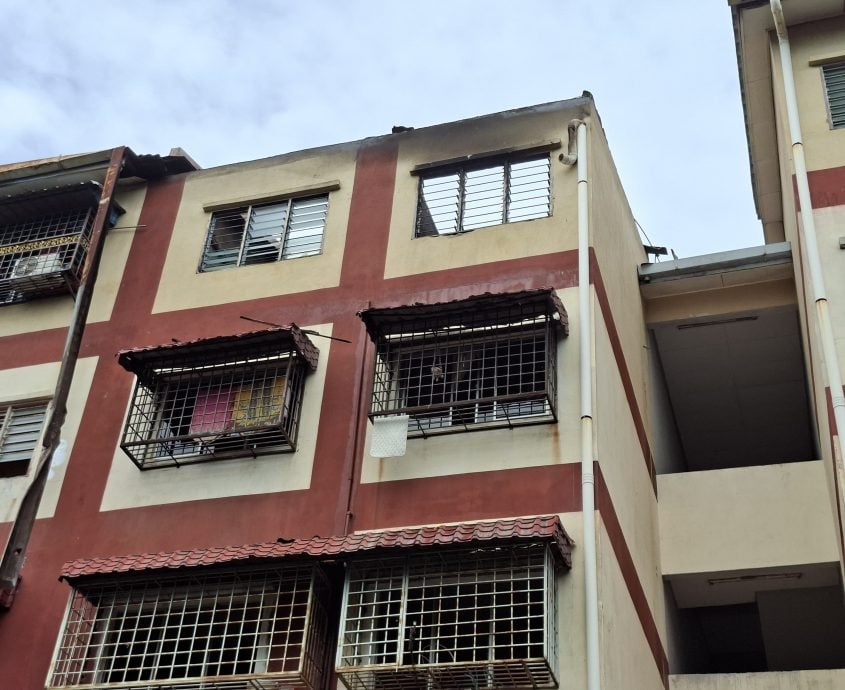 请签发-大都会2 / 组屋空置单位失火，暴露无防火设备引安全隐患 / 2图