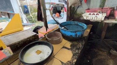 无牌餐馆 太脏了   乌雪市会查封开6罚单