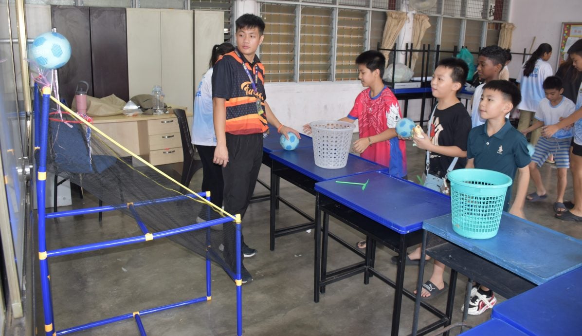 请签发-大都会/本报：直落平民华小情义嘉年华