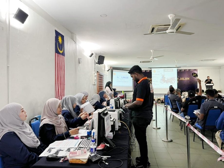 请签发-大都会/雪州JPJ拍卖会／3图