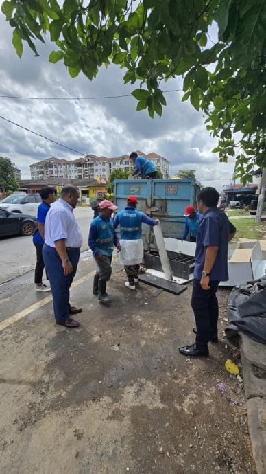 请签发-大都会/KDEBWM做好准备协助灾黎清理家园／1图