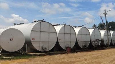 水警破加埔非法黑油厂  扣值370万黑油设备