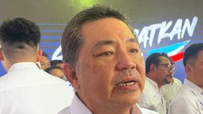 毅然弃公职参政   谭永福盼改革沙教育