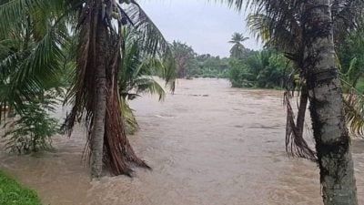 豪雨不间断 巴生及沙亚南部分地区水位上升 居民被疏散