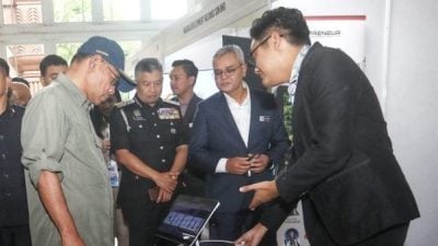 内长：解决堵车治安等问题   加强官员掌握AI技能