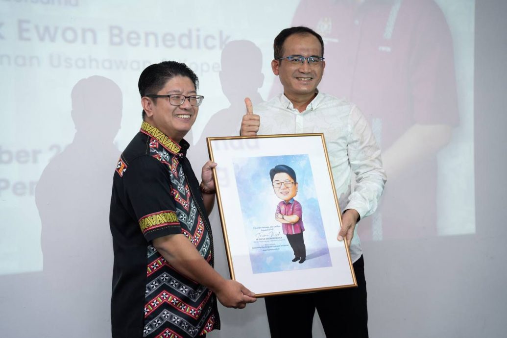 辞去联邦部长职捍卫沙权益  依温感谢企合部成员3年支持合作