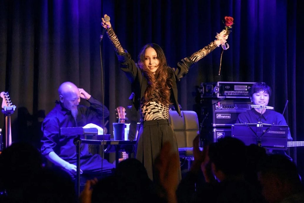 辟谣赤脚唱歌为吸大地能量 中岛美嘉明年6月唱进大马