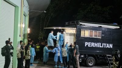 视频 | 辰星与晓月抵达国家动物园　