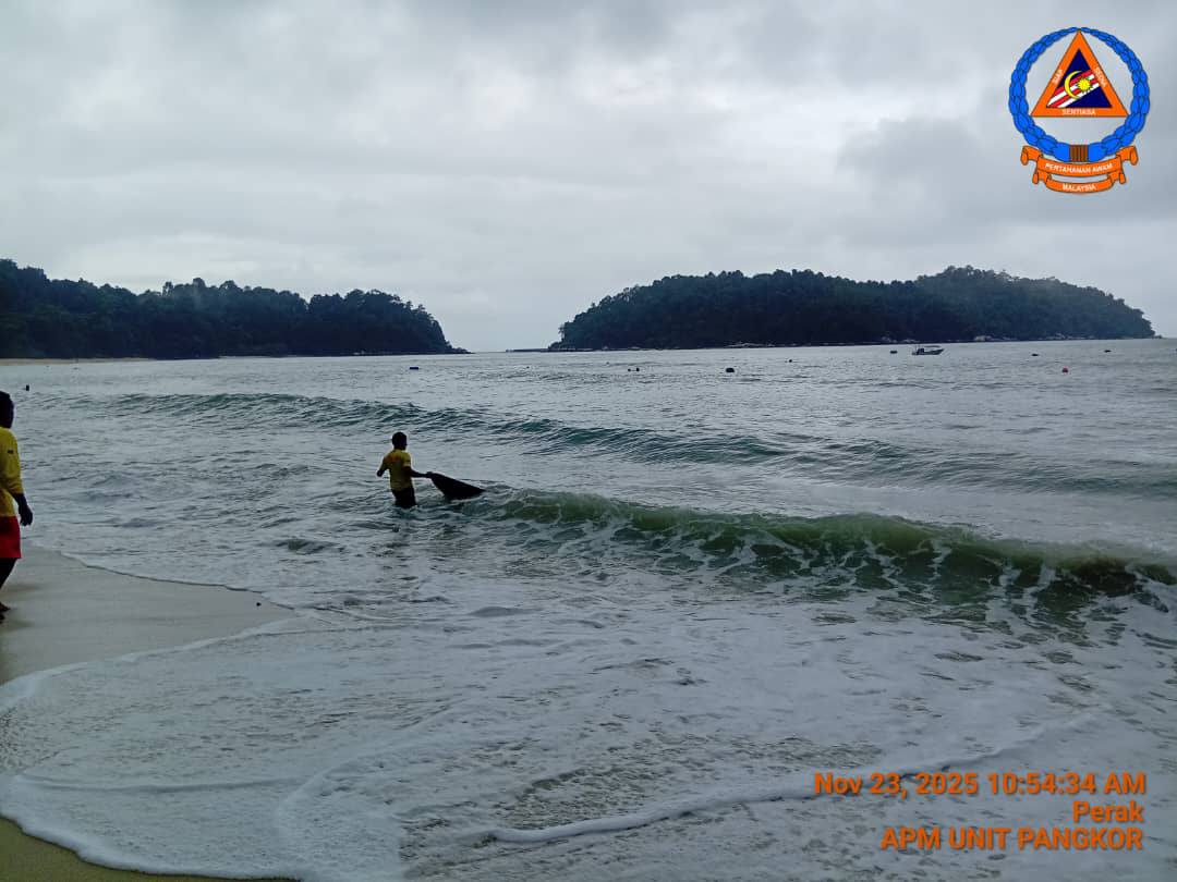 邦咯岛曼绒2海滩升红旗 民防提醒暂停水上活动