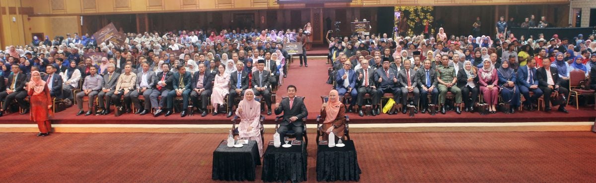 郑国霖:废料污染野草 环境局正鉴定源头并严厉对付