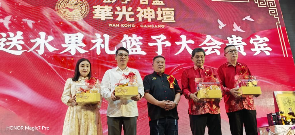 郑有宏鼓励关丹神庙积极申请非穆宗教场所维修特别拨款。