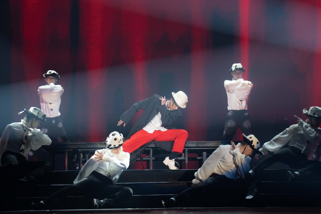 郭富城高雄开唱催粉丝脱单 笑喊:快点去找!