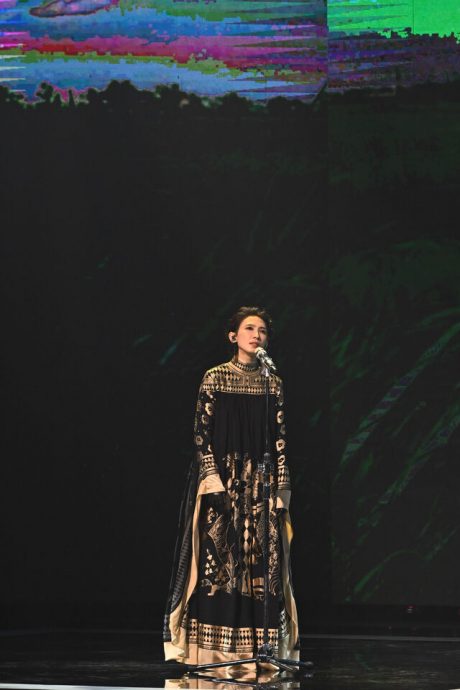 金马62 | 《布秧》获最佳原创电影歌曲 戴佩妮现场演唱惨翻车 