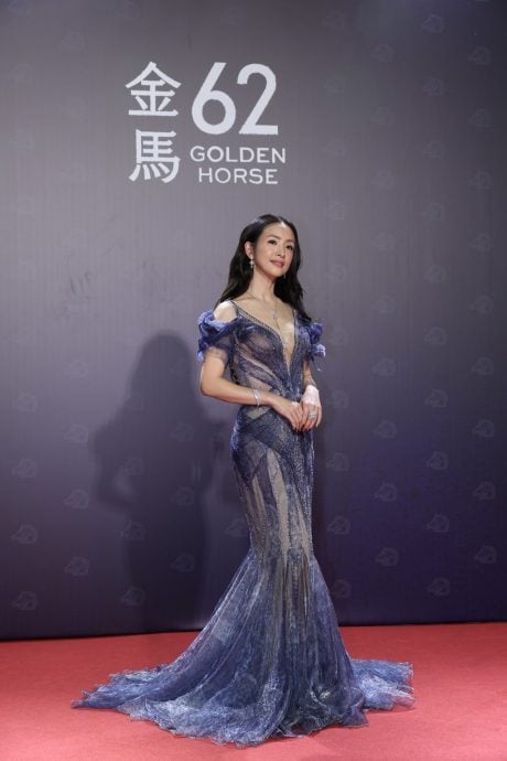 金马奖红地毯|林依晨深V礼服获女儿赞赏 产后无赘肉状态大好