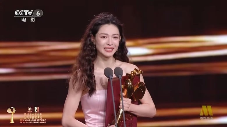 金鸡奖|24岁易烊千玺膺最年轻影帝　当场被催婚害羞结巴回应