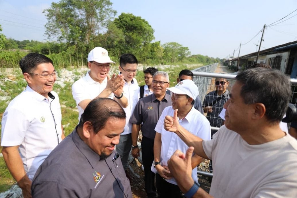 长短期方案应对水灾 黄家和：严惩破坏河堤者 