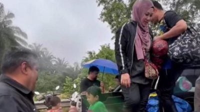 本查阿南绍佳娜阿曼闪电水灾   700居民撤离家园