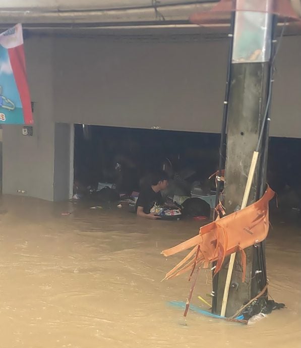 陈喜麟赴合艾救援 水位高救援困难重重