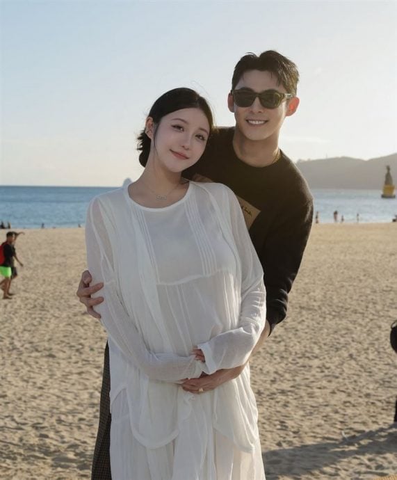 陈奕深夜报喜当爸 牵妻宣布爱女诞生