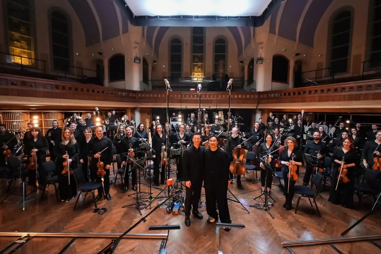 陈奕迅忆《K歌之王》没人欣赏 25年后重塑经典现场泪崩 