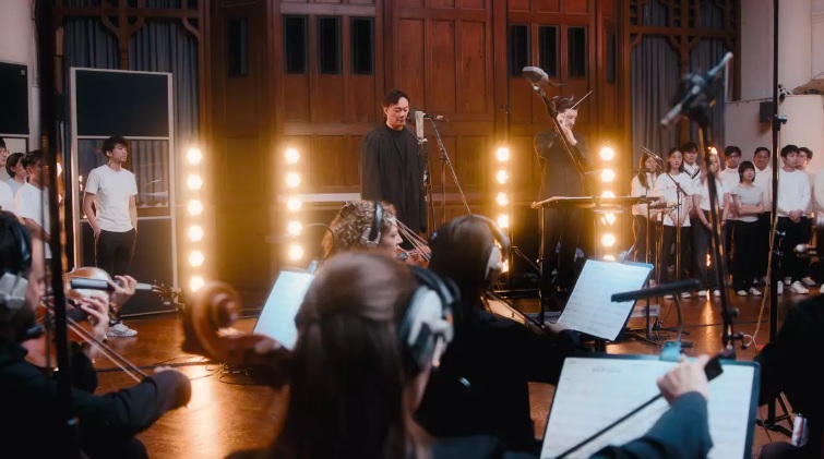 陈奕迅忆《K歌之王》没人欣赏 25年后重塑经典现场泪崩 