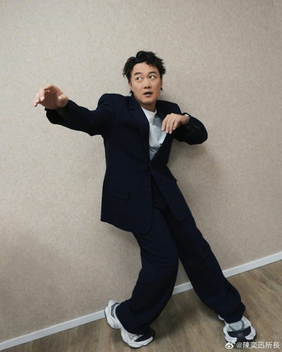 陈奕迅被偶遇新发型曝光　粉丝看不惯：以为假冒