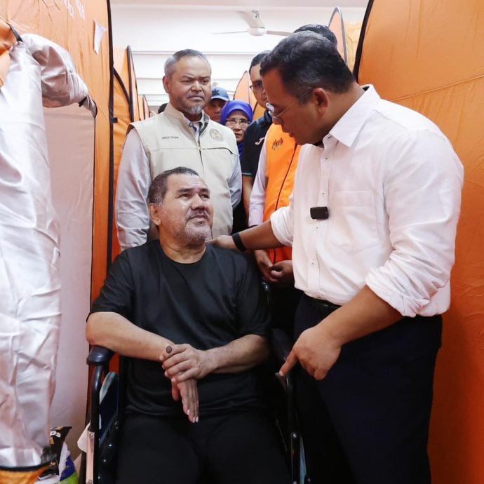 雪3河水位达危险水平 灾黎今早达2450人