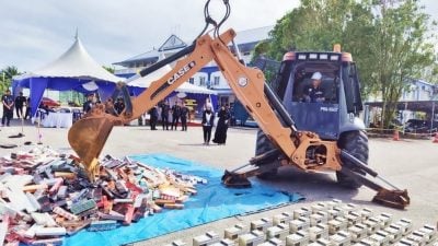 霹比特币挖矿 多在曼绒下霹怡保