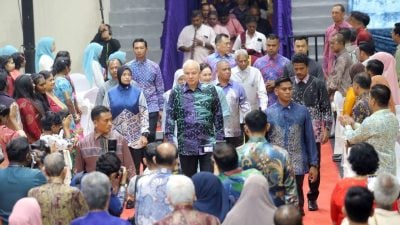 霹王室宰相：冒犯事件后提升苏丹安保 殿下依然亲民不拒合照